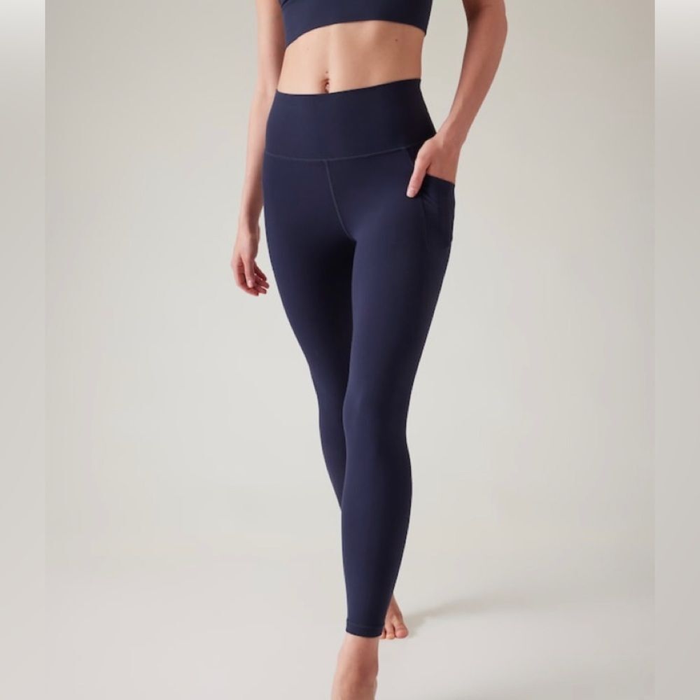 Athleta Salutation Stash 7/8 Tight Navy Medium New without  tags